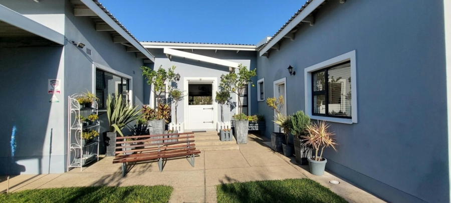 4 Bedroom Property for Sale in Cintsa East Eastern Cape